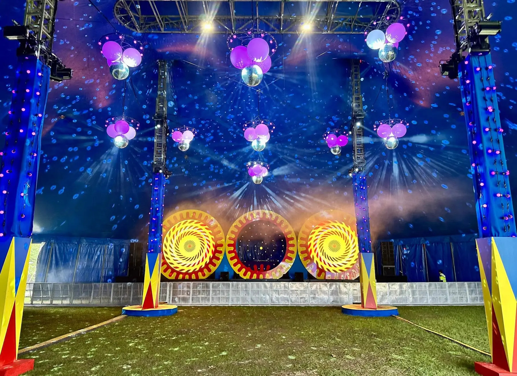 Electric Avenue · Circo Disco production
