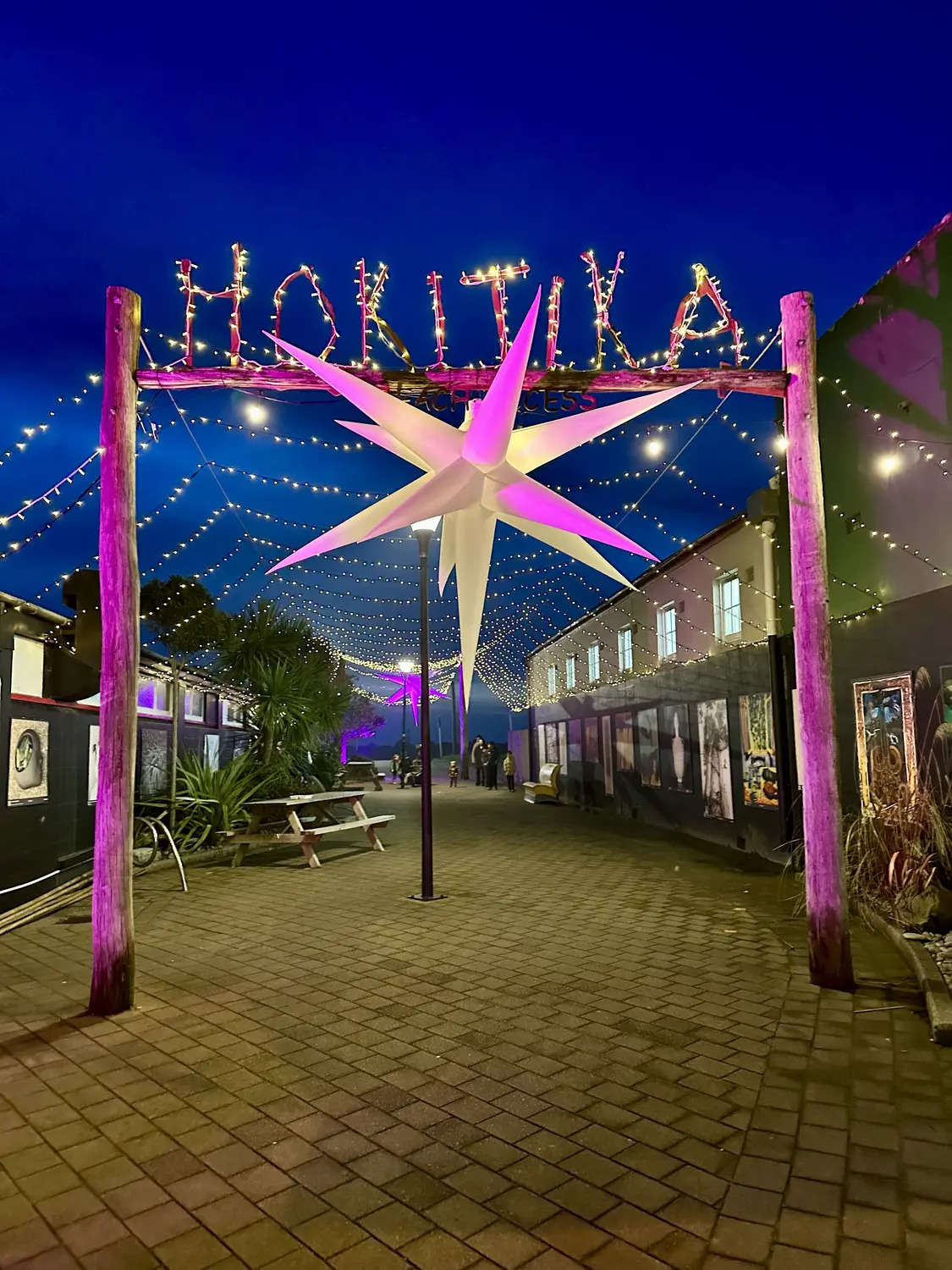 Outdoor event lighting